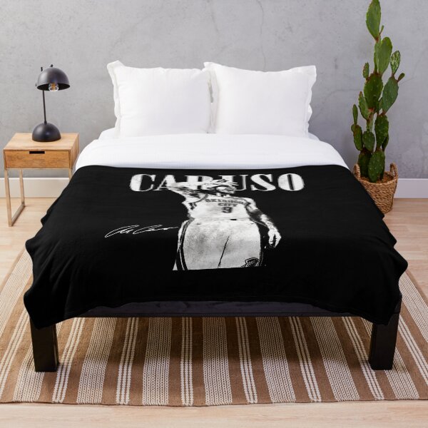 Artikelvorschau, Vintage Basketballspieler-Grafik-T-Shirt entworfen und verkauft von Hendrickson39.