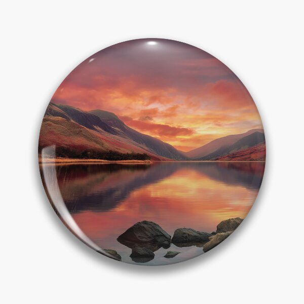 Artikelvorschau, Feuersprudelnder Sonnenuntergang über einem ruhigen Bergsee entworfen und verkauft von Pixel Junkies Studio.