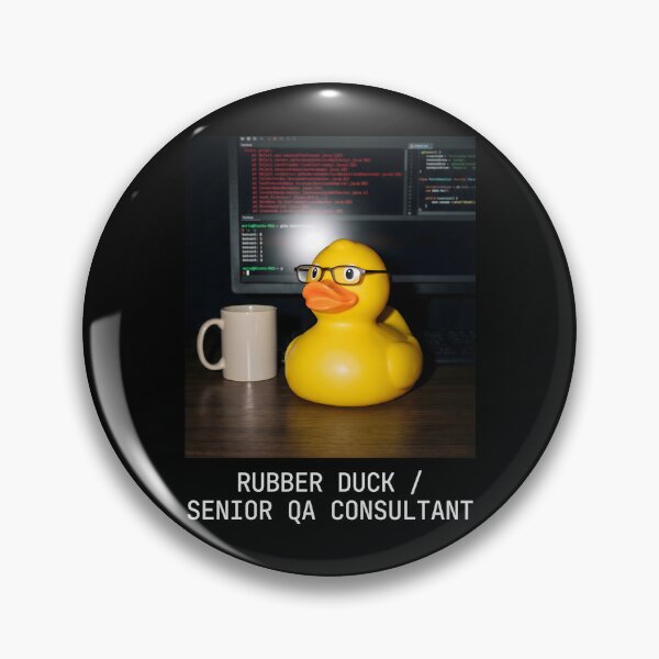 Artikelvorschau, Entwickler-IT-Humor – Senior QA-Gummiente-Bugfixer entworfen und verkauft von SplashTastic.