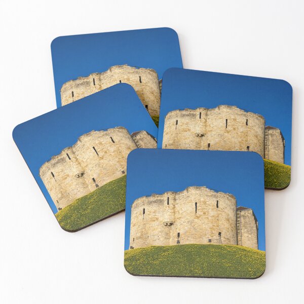 Artikelvorschau, Der historische Clifford's Tower und die Frühlingsnarzissen entworfen und verkauft von Astute-Artio-Photography.