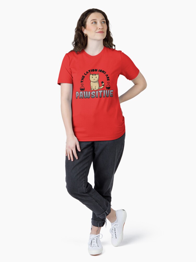 Thumbnail 4 von 7, Essential T-Shirt, The Cation Ions Are Pawsitive - Funny Chemistry Quote Gift designt und verkauft von yeoys.
