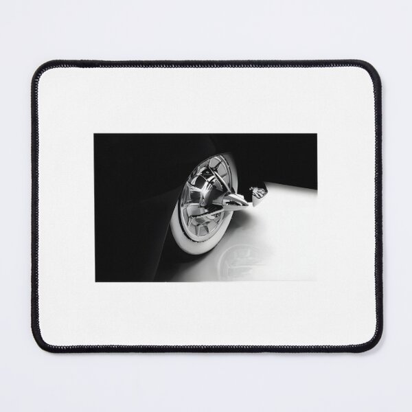 Aperçu de l'œuvre Vintage Automotive Alloy Rim Design Classic Performance Car Wheel Graphic | Best Buy créée et vendue par slitach.