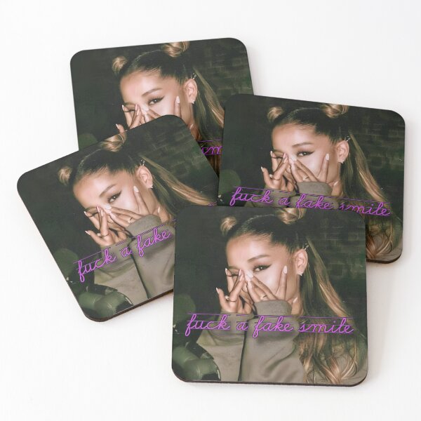Artikelvorschau, Ariana Grande fake smile lyrics collage entworfen und verkauft von novamorgenstern.