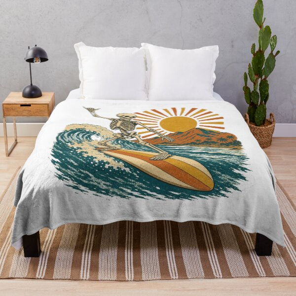Aperçu de l'œuvre Skeleton Surfer Vintage 70s Retro Wave Shaka Sunburst créée et vendue par Retro Surf & Roam.