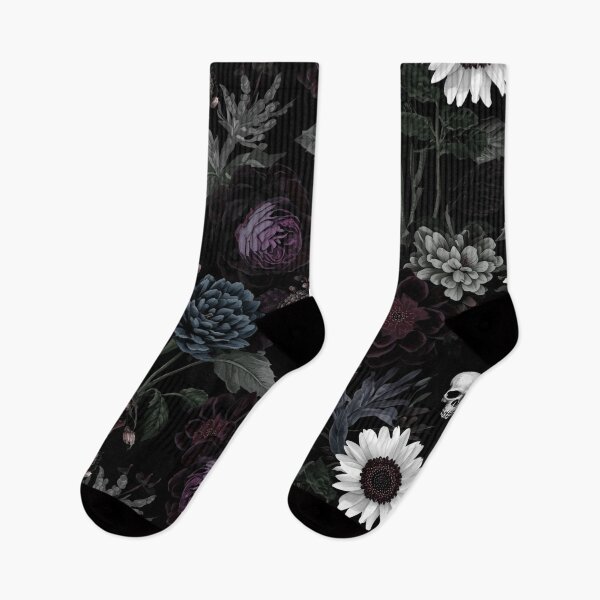 Artikelvorschau, Blumen- und Totenkopfmuster im gotischen Stil entworfen und verkauft von DuliDoodles.