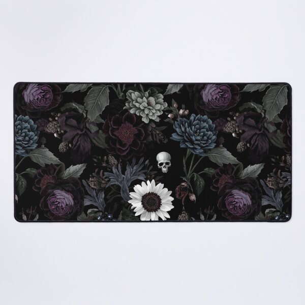 Artikelvorschau, Blumen- und Totenkopfmuster im gotischen Stil entworfen und verkauft von DuliDoodles.