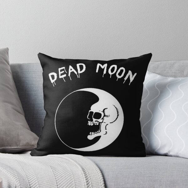 Aperçu de l'œuvre Celestial Waning Moon Gothic Aesthetic Dark Lunar Night Sky Astronomy Art | Limited Edition créée et vendue par Black4rrow.