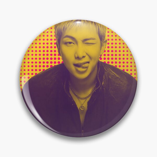Aperçu de l'œuvre RM BTS PIN créée et vendue par brittynsbuttons.