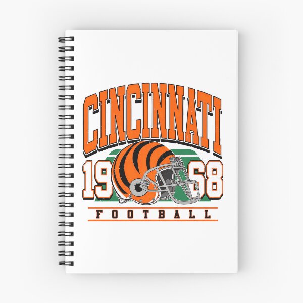Artikelvorschau, Cincinnati Football 1968 Vintage Grafik entworfen und verkauft von Rowyn1998.