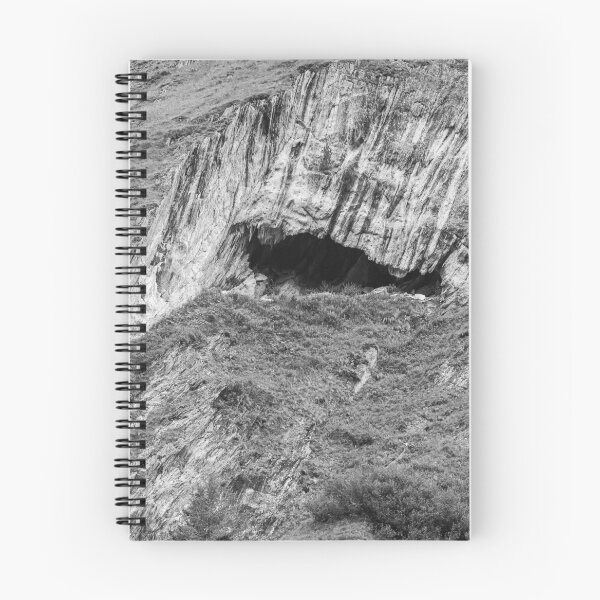 Artikelvorschau, Die verborgene Höhle – Monochrome Alpenlandschaft entworfen und verkauft von alicjamiekina.