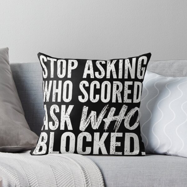 Item preview, Deja de preguntar quién anotó, pregunta quién bloqueó al liniero de fútbol americano en voleibol. designed and sold by haitrieuic96.