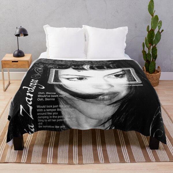 Item preview, the marias zardoya designed and sold by mosalvin.