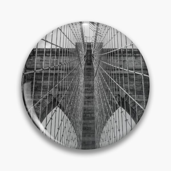 Artikelvorschau, Schwarz-Weiß-Fotografie der Architektur der Brooklyn Bridge entworfen und verkauft von Wild Afterglow.