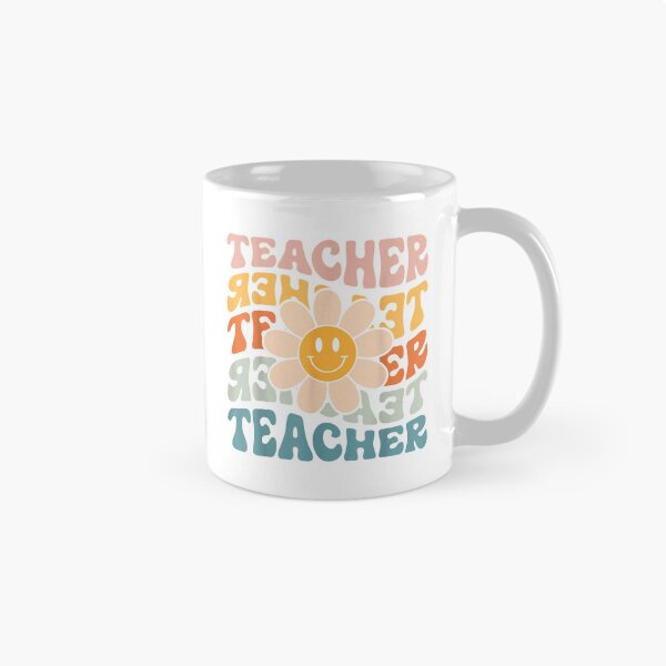Artikelvorschau, Retro Lehrerin Daisy – Buntes T-Shirt für Grundschullehrer entworfen und verkauft von Cafe18.