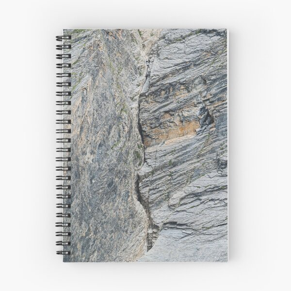Artikelvorschau, Geologische Wasserscheide – Alpines Gestein (Abstract) entworfen und verkauft von alicjamiekina.