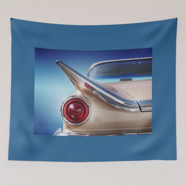 Aperçu de l'œuvre Aileron arrière et feu arrière de voiture classique de 1959 créée et vendue par Beate Gube.