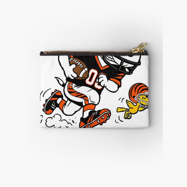 Aperçu de l'œuvre Snoopy Woodstock Football de Cincinnati créée et vendue par ChaotiCreaters.