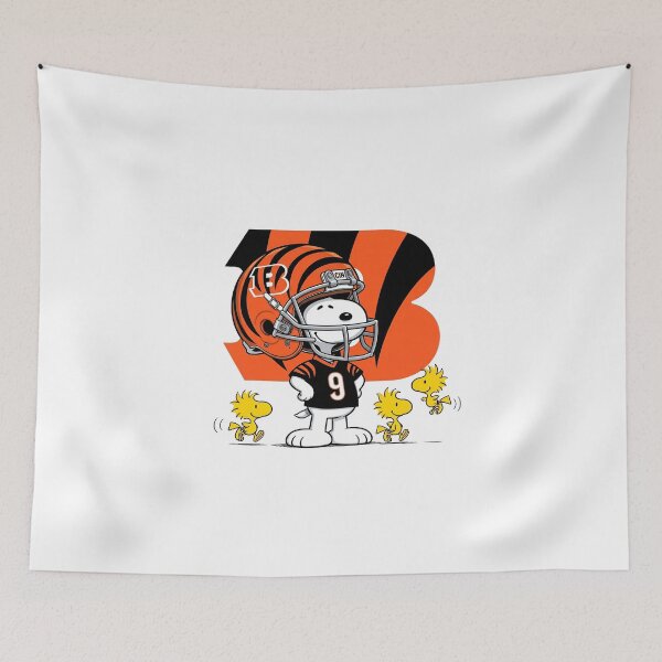 Item preview, Día de partido de los aficionados al fútbol americano de los Cincinnati Bengals con Snoopy y Woodstock designed and sold by DamianRoy88.