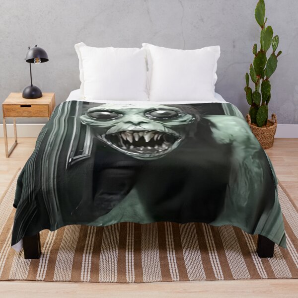 Artikelvorschau, Kriechendes Wesen im Flur entworfen und verkauft von NF Designs Studio DTF.