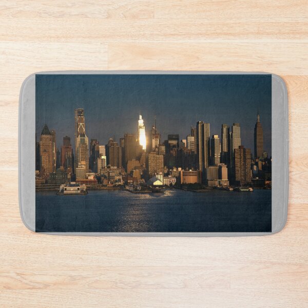 Artikelvorschau, Goldene Spiegelung des Sonnenuntergangs Manhattan entworfen und verkauft von DGMaxShop.