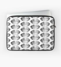 Lips like the galaxy's edge Laptop Sleeve