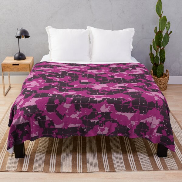 Artikelvorschau, Rosa Camo-Mosaikfliesenmuster in Rosa- und Lilatönen entworfen und verkauft von ShopieHome.
