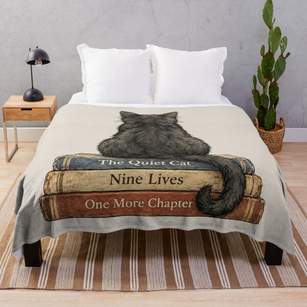 Artikelvorschau, Schwarze Katze auf Vintage-Büchern entworfen und verkauft von ChirpInc.