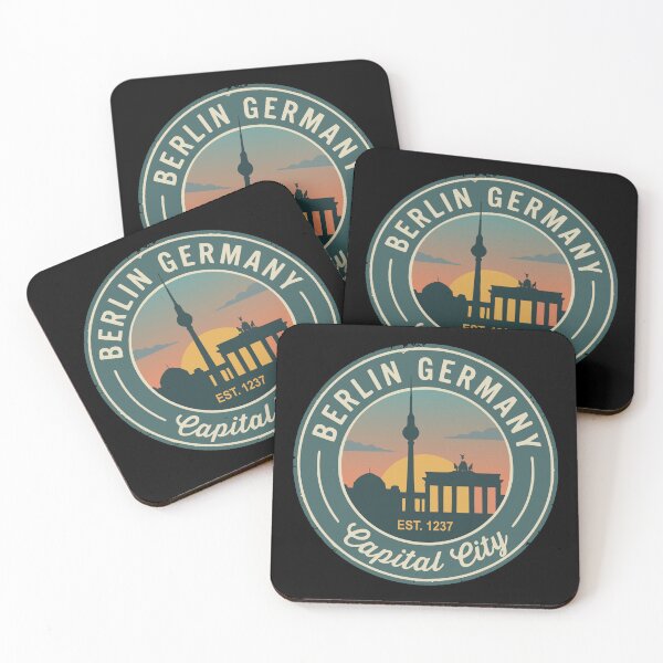 Artikelvorschau, Berlin Deutschland Skyline Retro-Abzeichen entworfen und verkauft von Travelpeak.