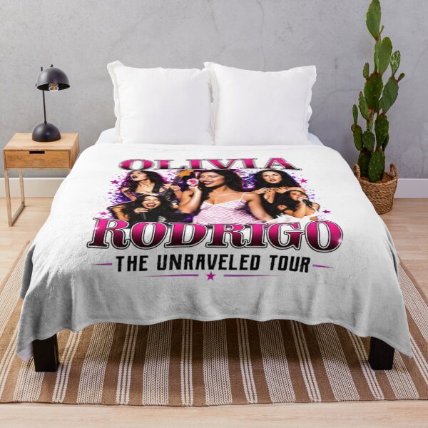 Artikelvorschau, Olivia Rodrigo The Unraveled Tour Grafik-Fan 2026 entworfen und verkauft von RunicRoselle.