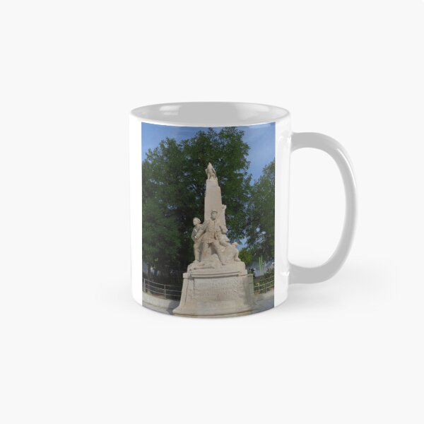 Aperçu de l'œuvre Mémorial Des Soldats et Marins de la Charente-Inférieure créée et vendue par wiggyofipswich.
