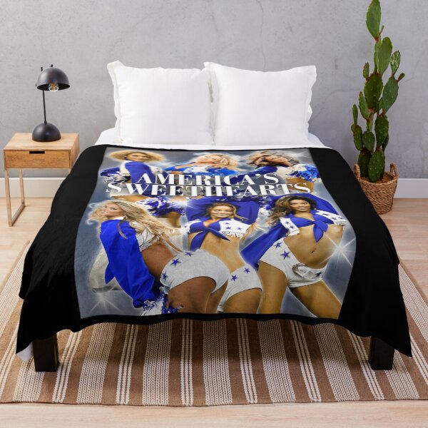 Artikelvorschau, Dallas Cowboys Cheerleaders Football entworfen und verkauft von CreativeUSA.