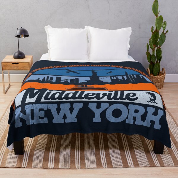 Aperçu de l'œuvre Logo de fierté locale rétro vintage au coucher du soleil à Middleville, New York créée et vendue par CRHPOD20.