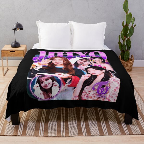 Artikelvorschau, JIHYO Retro Collage K-Pop TWICE entworfen und verkauft von Crystal7369376.