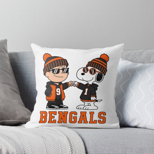 Item preview, Charlie Brown & Snoopy Cincinnati Bengals Football Retro F280 designed and sold by GLUVY-THEME.