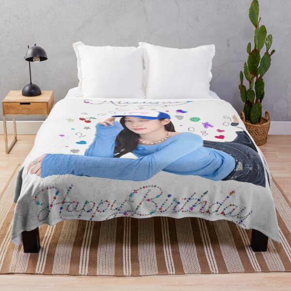 Artikelvorschau, Alles Gute zum Geburtstag von LE SSERAFIM (KPOP) entworfen und verkauft von jaofnn.