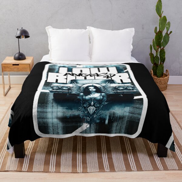 Aperçu de l'œuvre Lowrider Angel Vintage Car Gothic Streetwear créée et vendue par Topoartispp.