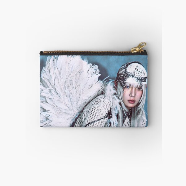 Item preview, Cazador de llaves en el ojo IMG 3 designed and sold by thelittleme.