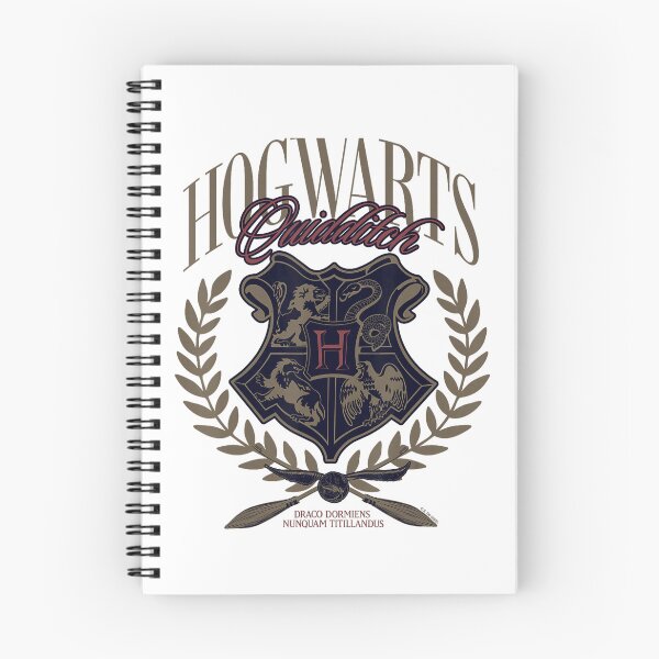 Artikelvorschau, Hogwarts Quidditch Draco Dormiens Wappen entworfen und verkauft von Mary Good.