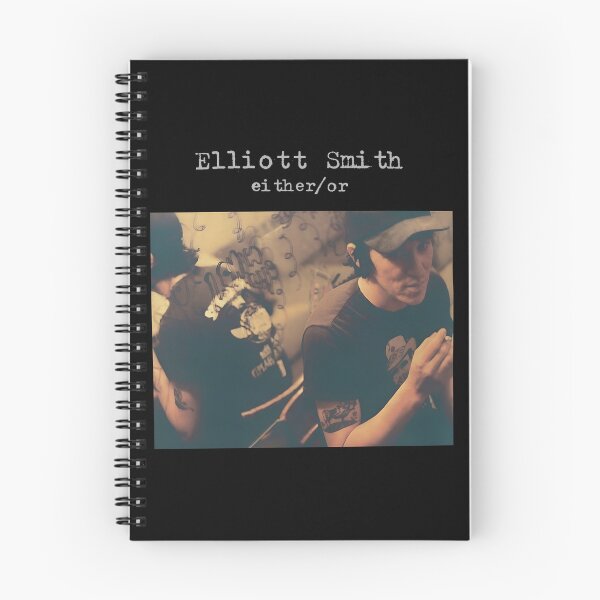 Artikelvorschau, Elliotts Smiths Either_Or Schreibmaschinenfoto-Trage entworfen und verkauft von BlueSarcasm.