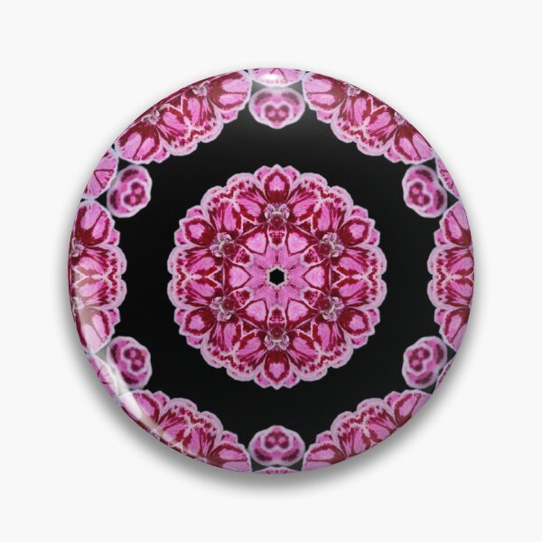 Aperçu de l'œuvre Intricate Pink Floral Kaleidoscope - Detailed Botanical Pattern créée et vendue par SilentBloomLab.
