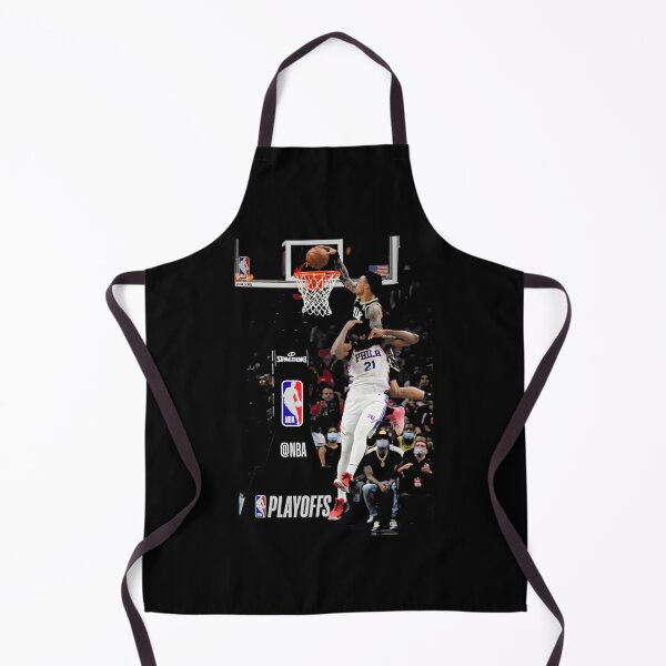 Artikelvorschau, John Collins' kraftvoller Dunk über Embiid (Basketball-Artwork) entworfen und verkauft von Heier.