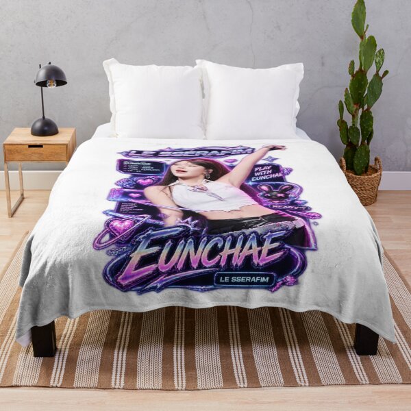 Artikelvorschau, LE SSERAFIM Eunchae Made My Night Gamer Aesthetic entworfen und verkauft von Valereekmerch.