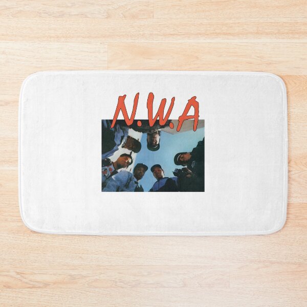 Artikelvorschau, NWA-inspiriertes Hip-Hop-Legenden-Design mit Ice Cube, Eazy-E und Dr. Dre – Klassische Rap-Tour-Grafik entworfen und verkauft von Seapickle.