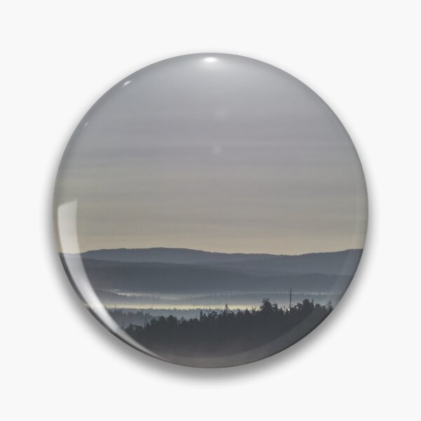 Artikelvorschau, Tief in den Wolken. Früher Morgen in Pahkanakallio 18 entworfen und verkauft von Jouko Lehto Photography.