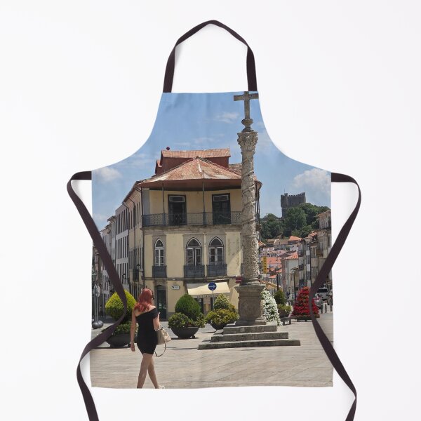 Aperçu de l'œuvre Vêtements à flèche géométrique bArt Sculpture créée et vendue par Kristentinato.