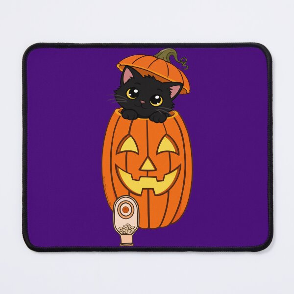 Artikelvorschau, Schwarze Katze in einem Kürbis mit Stoma entworfen und verkauft von Chronic Illness Awareness Shop.