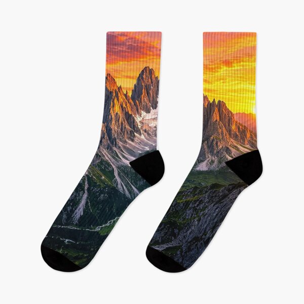 Artikelvorschau, Atemberaubende alpine Sonnenuntergangs-Berglandschaft entworfen und verkauft von gloriacorear.