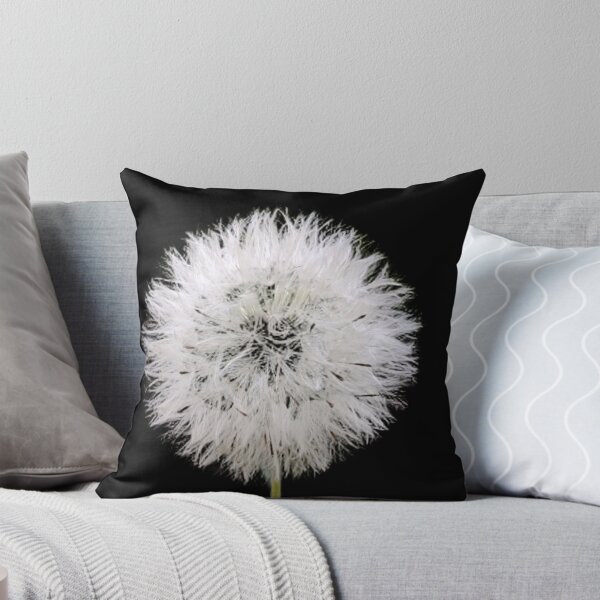 Artikelvorschau, Fluffy Dandelion Seed Head Macro Art entworfen und verkauft von PicturePic.