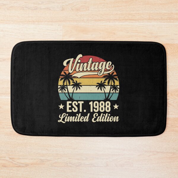 Aperçu de l'œuvre Édition limitée Vintage Est. 1988 Née en 1988 Anniversaire créée et vendue par PopStars1993.