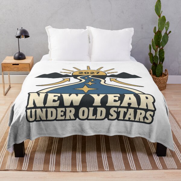 Aperçu de l'œuvre New Year Under Old Stars Stargazing créée et vendue par DreamLayerStudio.